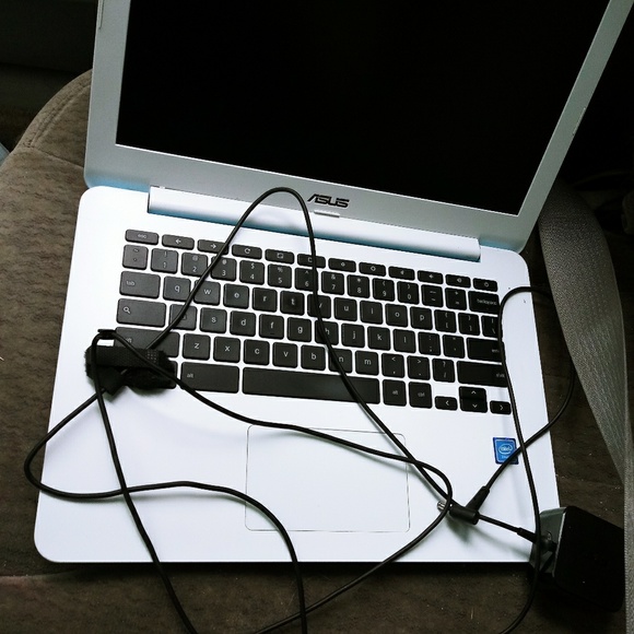 ASUS chromebook - Picture 5 of 5